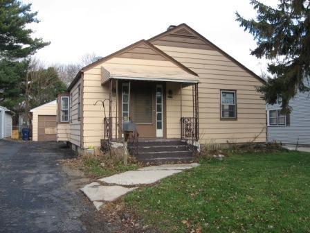 864 Hastings St., Elgin, IL 60120
