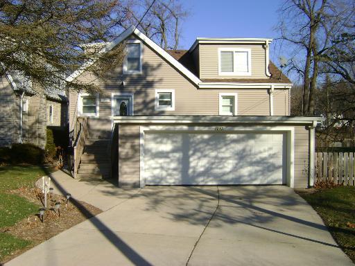 1237 S Fox River Dr., Algonquin, IL 60102