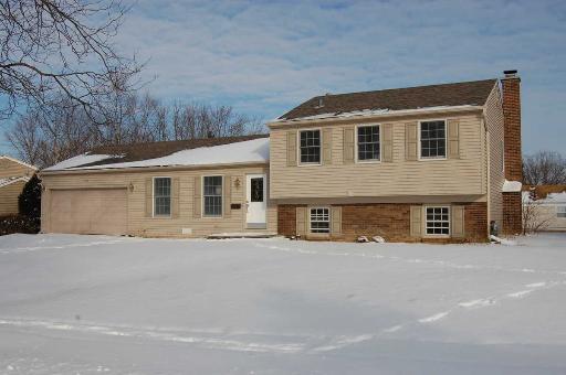 233 Covington Pl., Schaumburg, IL 60194