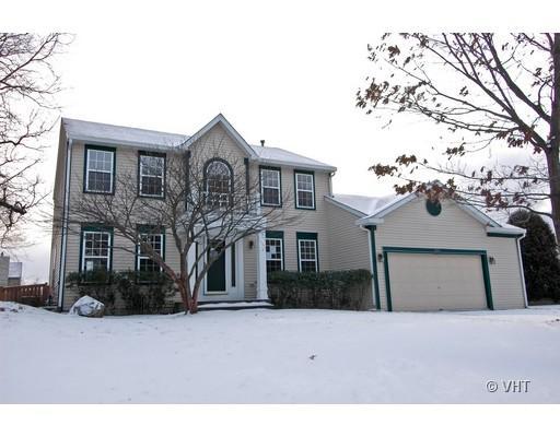 803 Oak Valley Dr., Crystal Lake, IL 60014