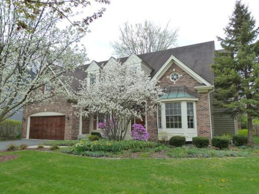 729 Brentwood Ct., Glen Ellyn, IL 60137
