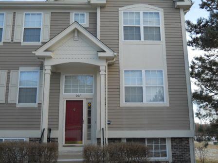 907 Manchester Cir., Grayslake, IL 60030