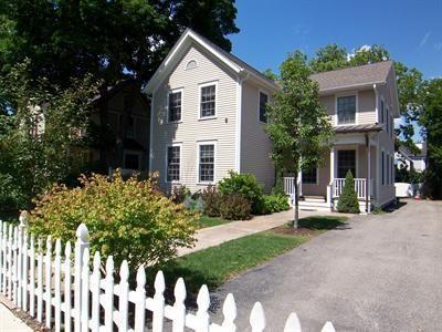 132 Lincoln Ave., Barrington, IL 60010