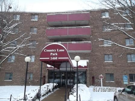 1460 Fairlane Dr. #104, Schaumburg, IL 60193
