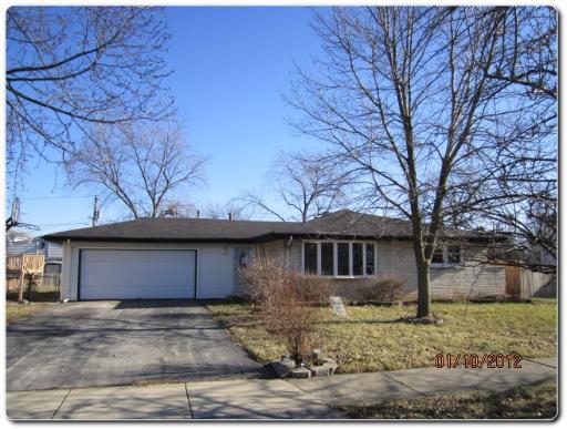8033 Lockwood Ave., Burbank, IL 60459