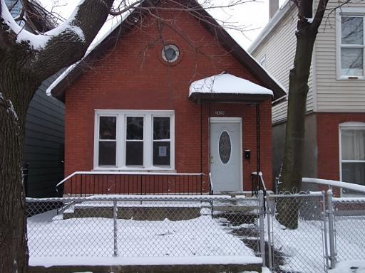 2439 W Taylor St., Chicago, IL 60612