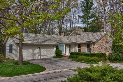 5 Court Of Fox River Valley, Lincolnshire, IL 60069
