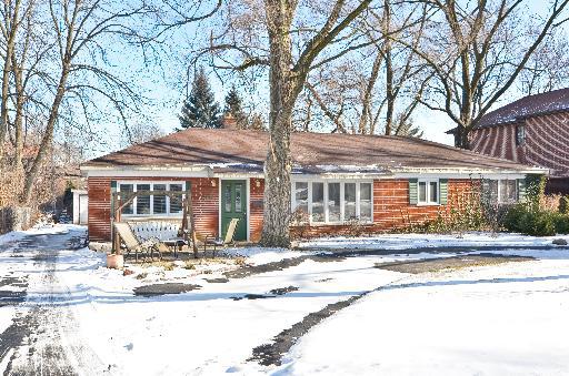 809 Wedel Ln., Glenview, IL 60025