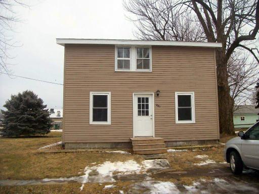 205 Maple St., Malden, IL 61337