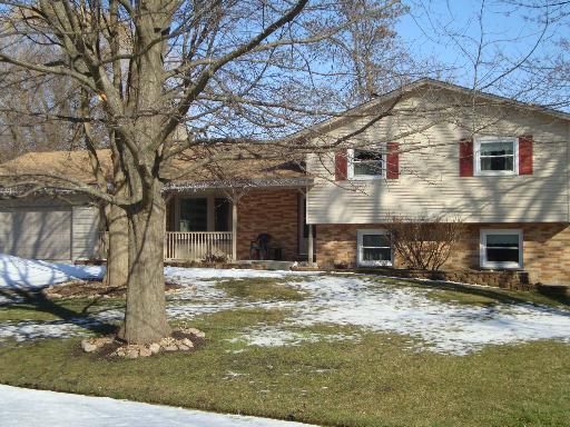 0N221 Ethel St., Winfield, IL 60190