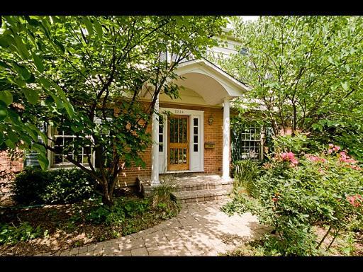 2224 Thornwood Ave., Wilmette, IL 60091