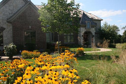 1431 W Longwood Dr., Woodstock, IL 60098