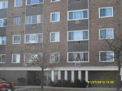 7120 N Sheridan Rd. #405, Chicago, IL 60626