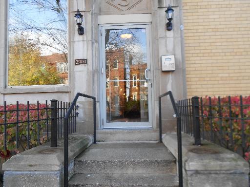 3900 N Claremont Ave. #201, Chicago, IL 60618