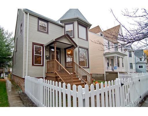 2140 W Montrose Ave., Chicago, IL 60618