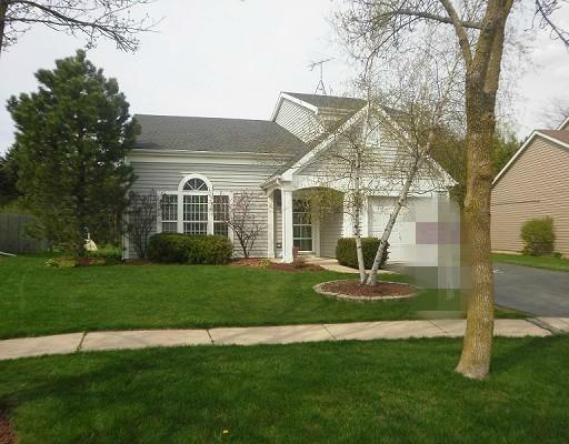 1212 Ashbrook Dr., Mundelein, IL 60060