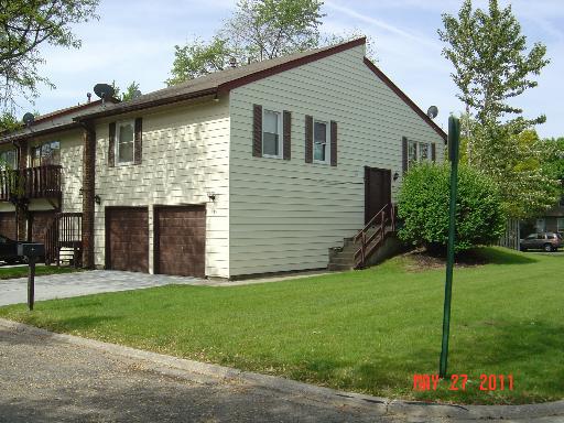 345 Ozark Dr., Bolingbrook, IL 60440