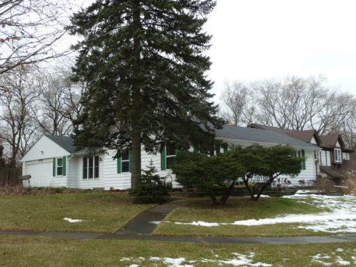 1710 Chesterfield Ave., Glen Ellyn, IL 60137