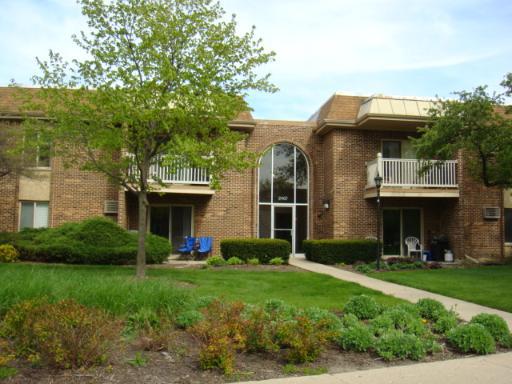 2407 N Kennicott Dr. #1B, Arlington Heights, IL 60004