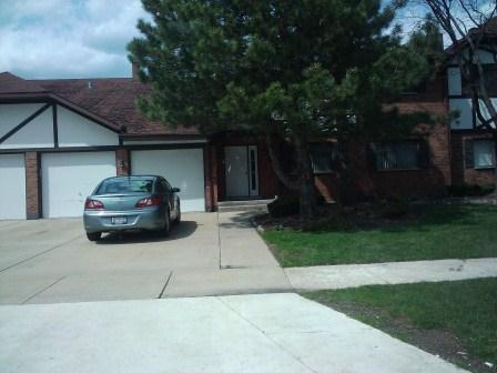 401 Walters Ln. #2A, Itasca, IL 60143
