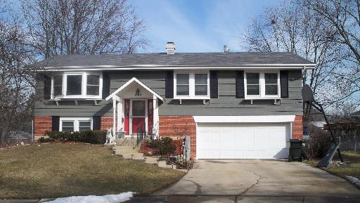 1709 Glen Lake Rd., Hoffman Estates, IL 60169