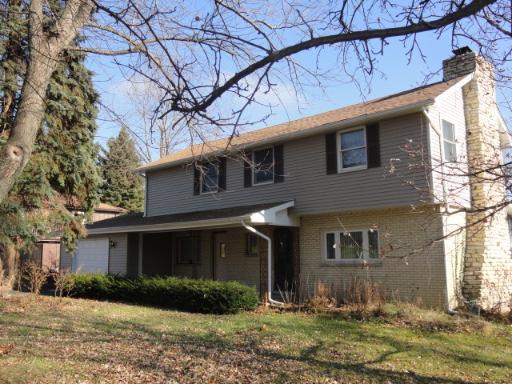347 Hilltop Dr., North Aurora, IL 60542