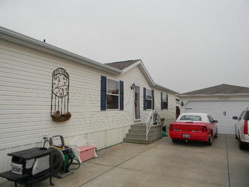 23030 Cog Hill Dr., Frankfort, IL 60423