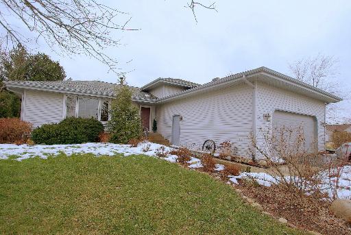 5557 Grove St., Rockford, IL 61114