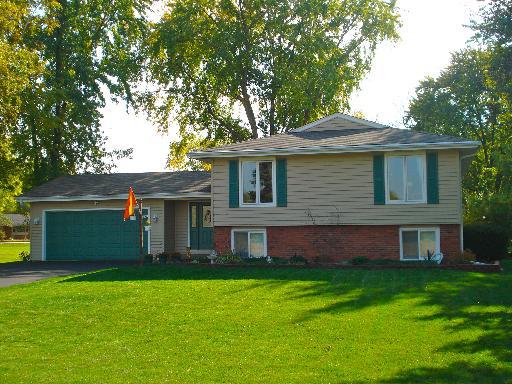 122 Rowantree Rd., Sycamore, IL 60178