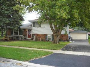 7419 Dorothy Ln., Tinley Park, IL 60477