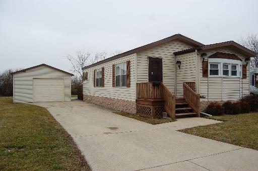 39 Poplar Dr., Sandwich, IL 60548