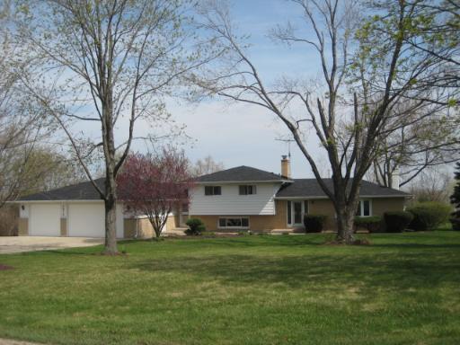 2975 Valley View Rd., Gurnee, IL 60031