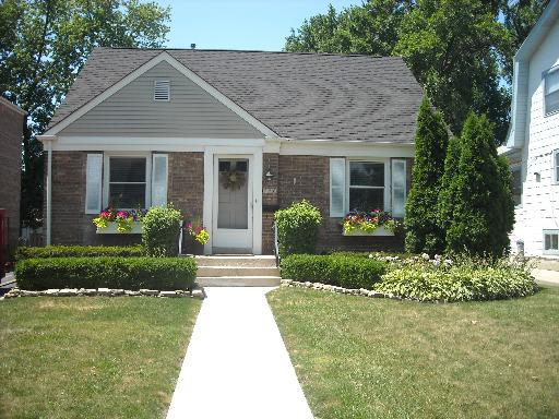 724 7th Ave., La Grange, IL 60525