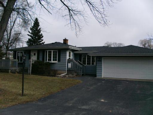 33731 Greentree Rd., Grayslake, IL 60030