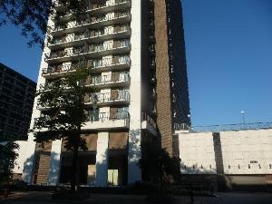 5855 N Sheridan Rd. #17C, Chicago, IL 60660