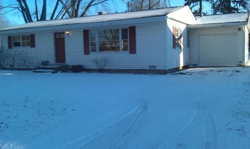 1701 W Oakleaf Dr., Mchenry, IL 60050