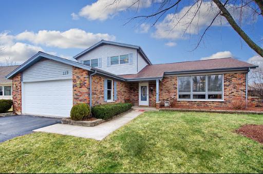 112 York Ct., Naperville, IL 60540