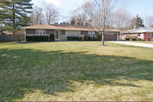 15 Knollwood Pl., Joliet, IL 60433