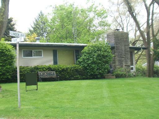 132 Linden Ave., East Dundee, IL 60118