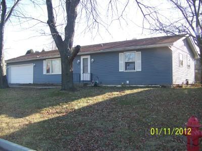 435 Alpine Dr., Round Lake, IL 60073