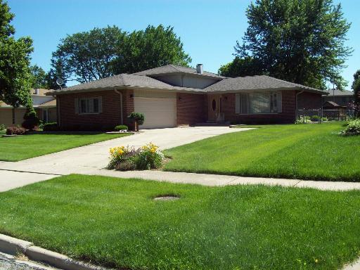 6771 Barrett Ave., Downers Grove, IL 60516