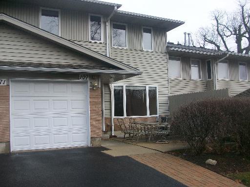 471 River Bend Rd. #107, Naperville, IL 60540