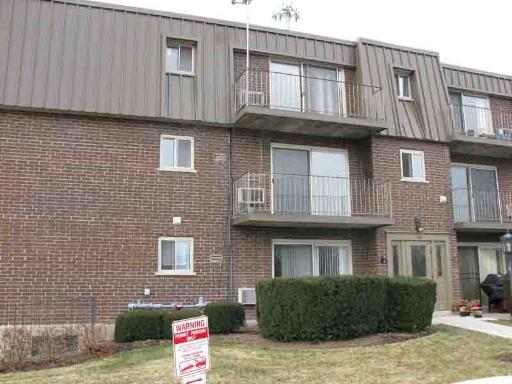 586 Fairway Dr. #3A, Wheeling, IL 60090