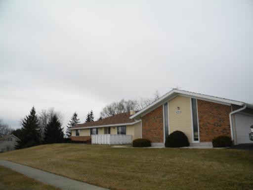 4914 Oakwood Dr. #D, Mchenry, IL 60050