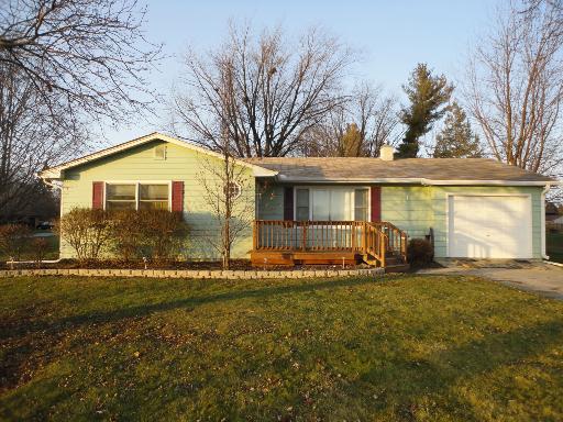 151 Maplewood Dr., Sycamore, IL 60178
