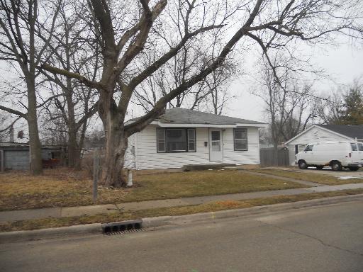 121 Cotton Ave., Dekalb, IL 60115