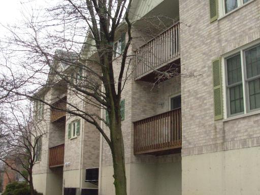 528 Pershing Ave. #H, Glen Ellyn, IL 60137