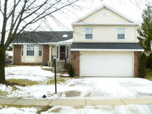 74 Magnolia Ave., Streamwood, IL 60107