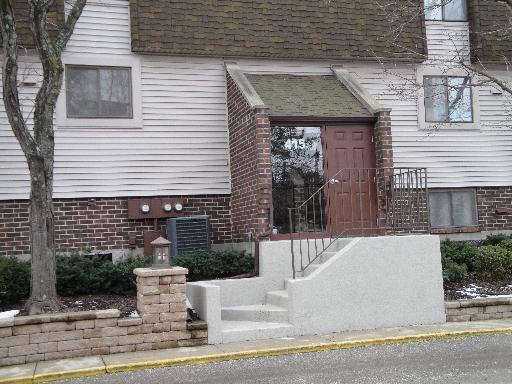 415 Elm St. #6C, Deerfield, IL 60015