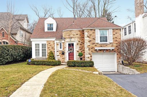 230 Grant Ave., Clarendon Hills, IL 60514